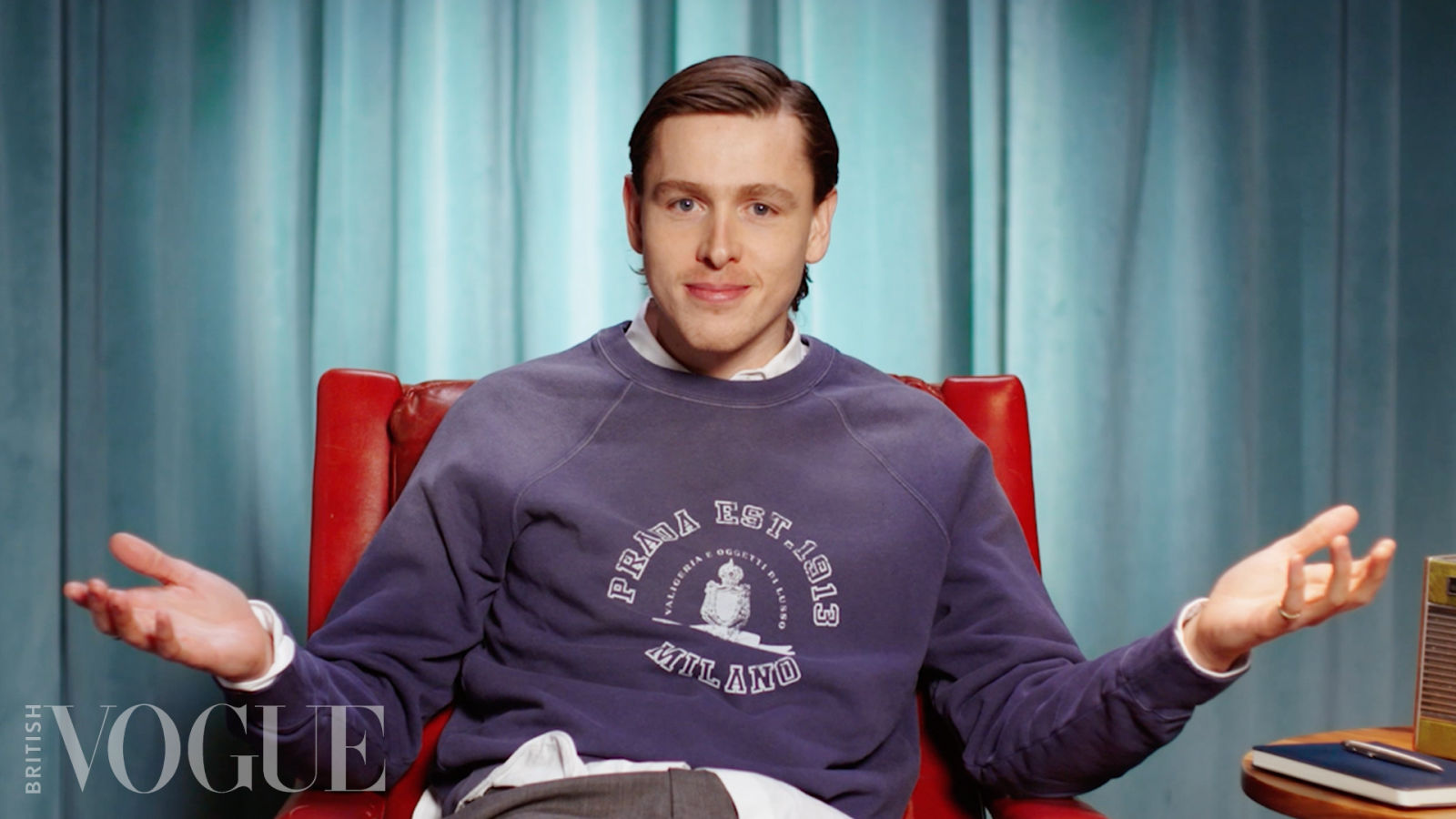 Harris Dickinson On Dating Advice, Overcoming Icks & Third Wheeling